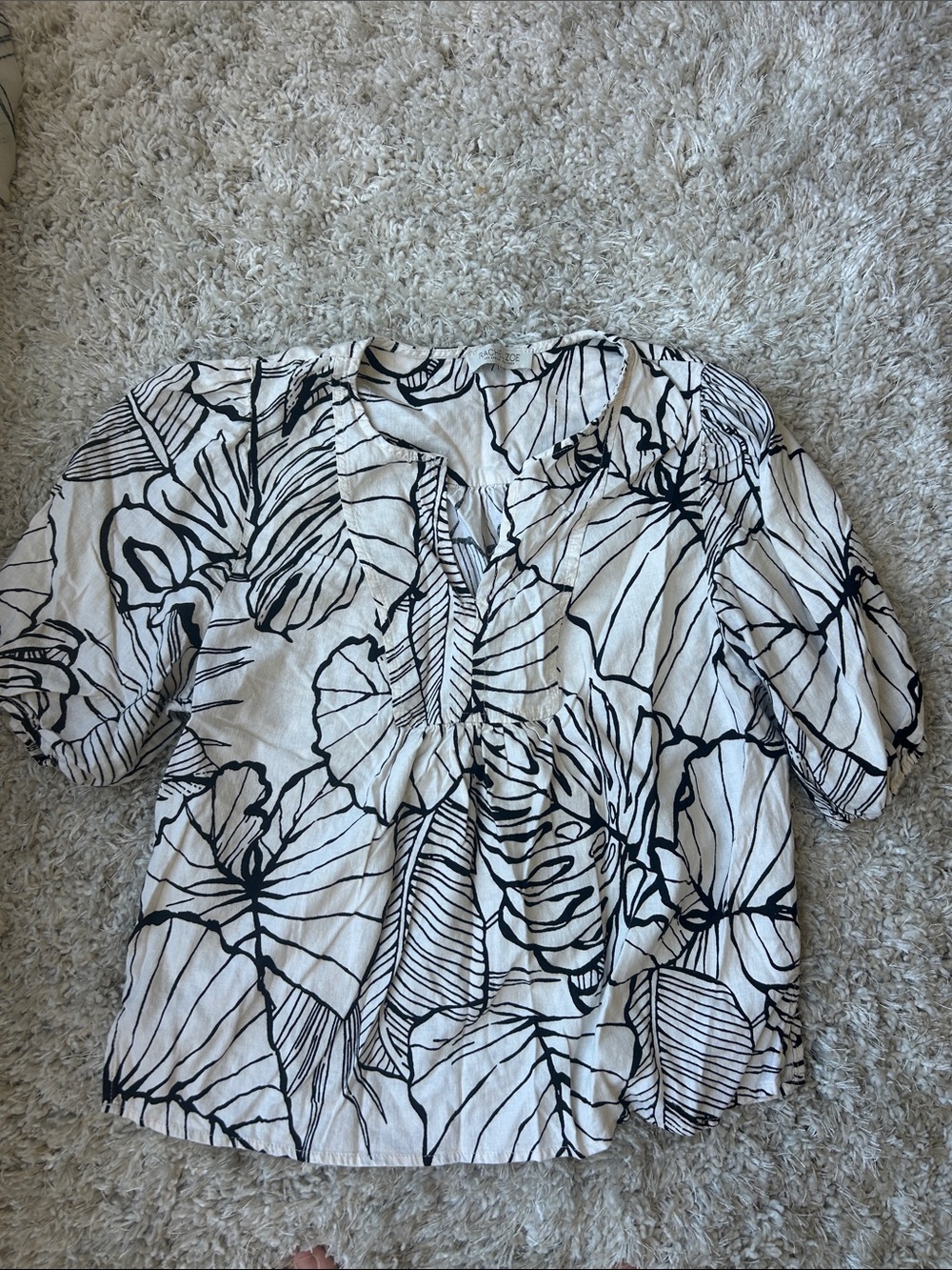 Rachel Zoe Women’s Black & Cream Floral Tropical Split-Neck Top Sz L Linen Blend